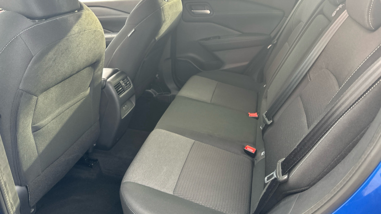 Nissan Qashqai 1.3 DiG-T MH N-Connecta 5dr Petrol Hatchback